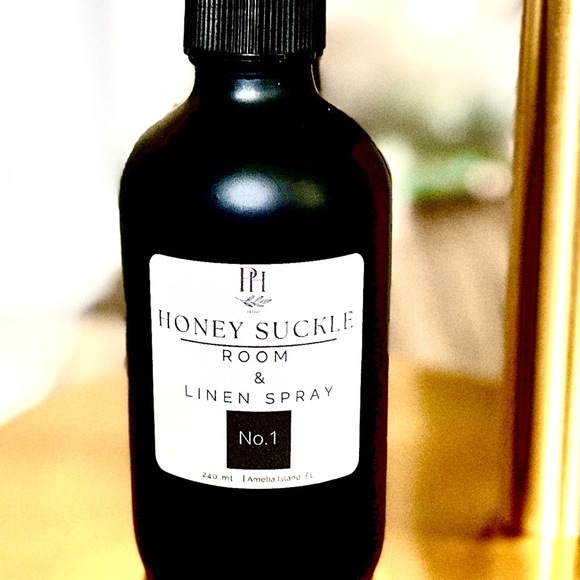 Meet your Posher, Priscilla ❤️ - Picture 5 of 6